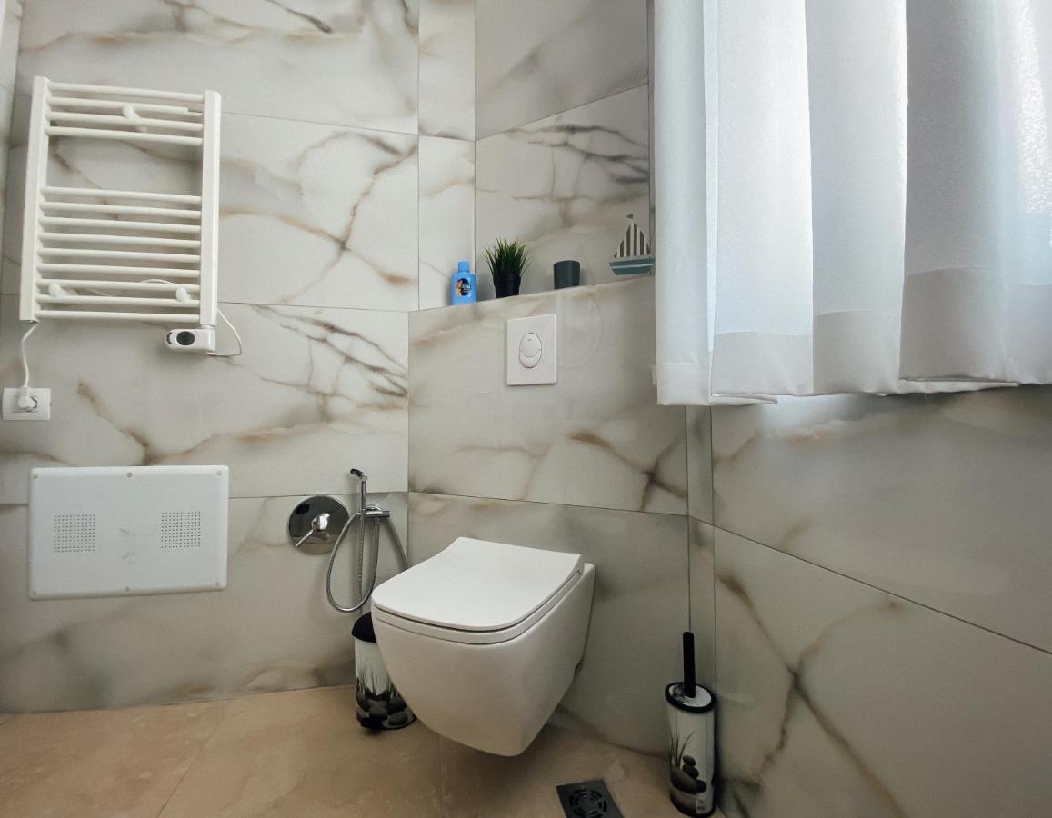 Newly Renovated Apartment Tirana Exterior foto